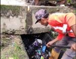 BERTINDAK SEGERA ATAS ADUAN PENDUDUK KG. SAGUKING. PIHAK JKR WP LABUAN