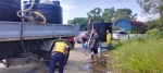 BAH. MEKANIKAL, JKR WP LABUAN TURUT MEMBANTU DALAM PENGHANTARAN BEKALAN AIR KE KAWASAN-KAWASAN TERKESAN DI SEKITAR WP LABUAN. - KERJASAMA BAIK ANTARA AGENSI DAN MASYARAKAT